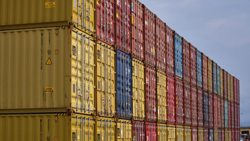 Preço do frete marítimo dispara em ‘caos logístico’ e ameaça indústria