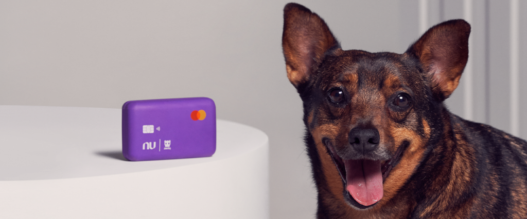 Nubank lança Nudog em parceria com Zee.Dog