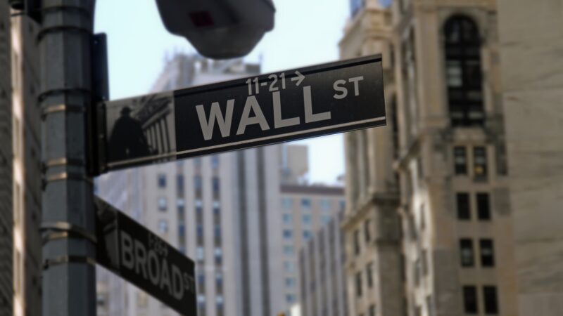 Bolsas de NY fecham em queda, com fuga do risco diante de Ômicron