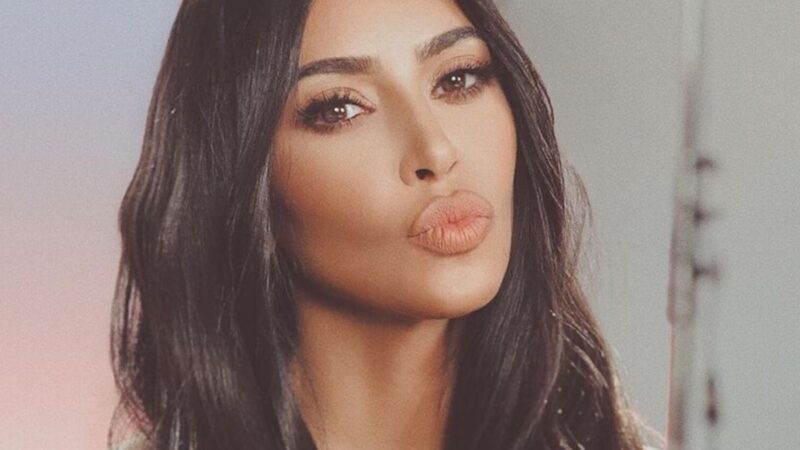 Kim Kardashian faz acordo de US$ 1,3 milhão por irregularidade com cripto