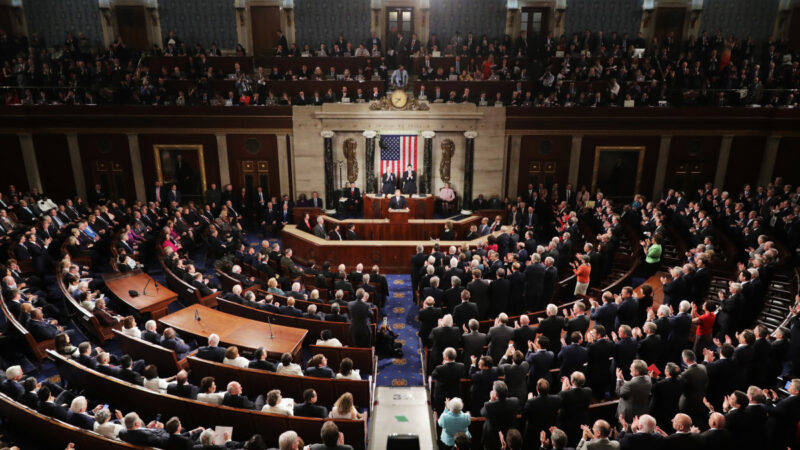 Democratas aprovam suspensão de teto de dívida nos EUA; medida segue para o Senado