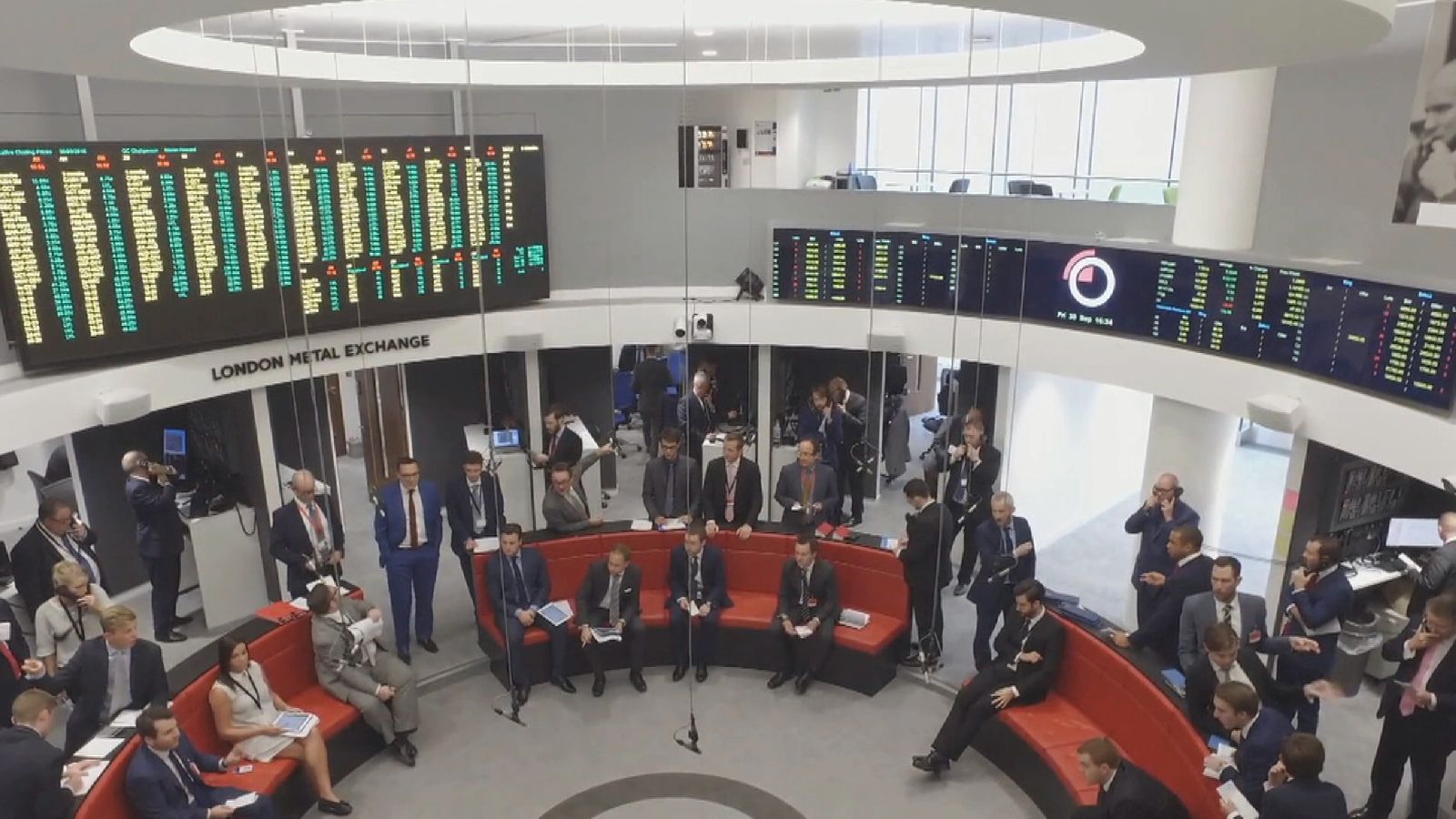A LME, de propriedade da Hong Kong Exchanges & Clearing, trabalha para impedir que o pregão - conhecido como "anel" - se torne um ponto de contaminação da covid-19 - Foto: Divulgação/LME