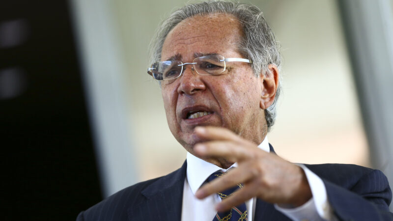 Paulo Guedes diz que bancos querem afetar eleições: “estão errados ou são politicamente militantes”