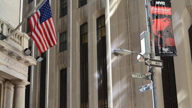 S&P 500 cai 0,1% após sell-off, com Evergrande e Fed no radar