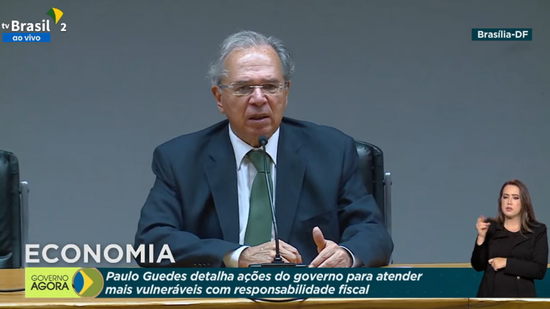 Paulo Guedes defende Renda Mínima, diz que não pediu demissão e admite furo  no teto de