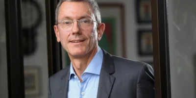 Teto de gastos está sendo enterrado por um governo dito liberal, diz Carlos Kawall