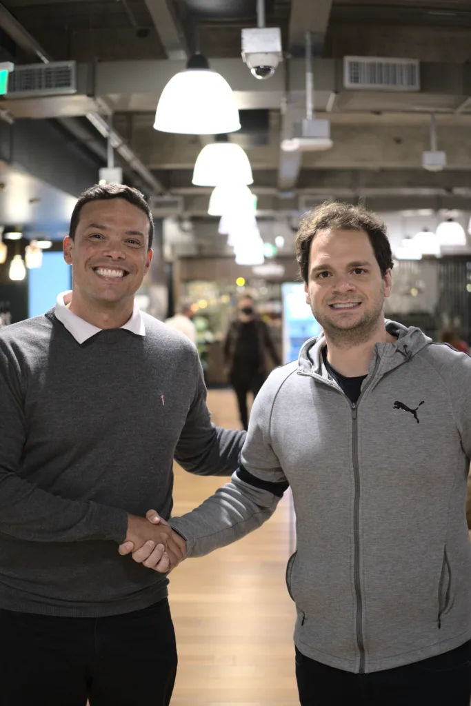 Fred Santoro, head de Startups da AWS, e Tiago Reis, fundador da Suno