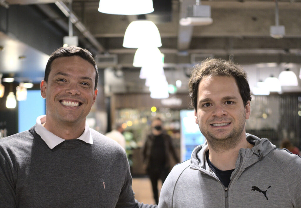 Fred Santoro, head de Startups da AWS, e Tiago Reis, fundador da Suno