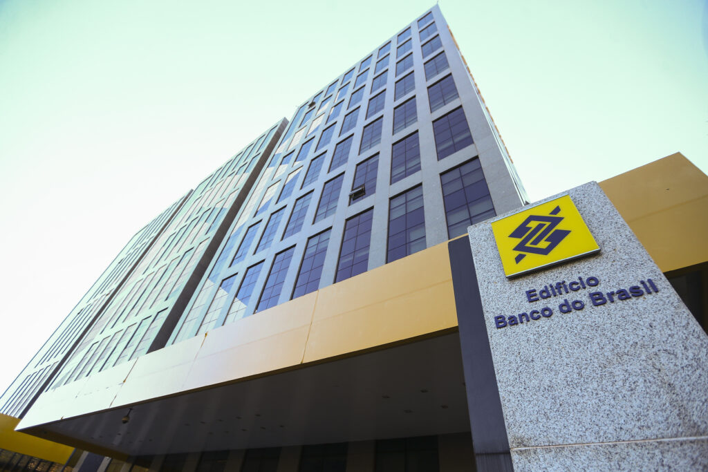 Banco do Brasil (BBAS3) - Foto: Marcelo Camargo/Agência Brasil - 5 melhores ações para investir