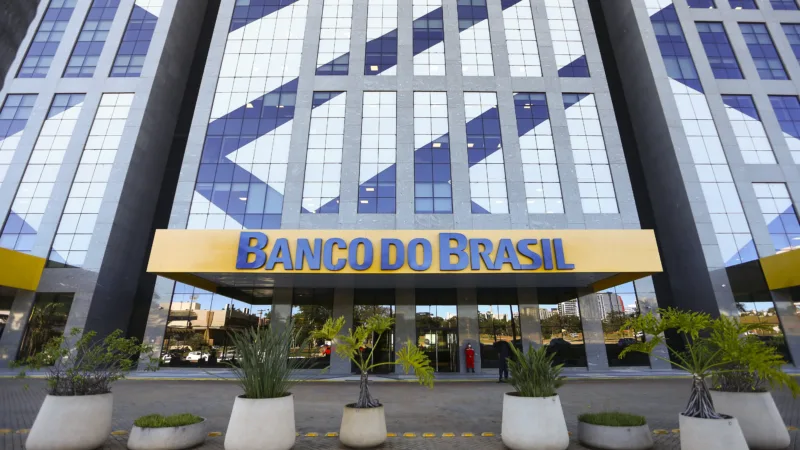 Banco do Brasil (BBAS3), Braskem (BRKM5) e Raízen (RAIZ4) são destaques do mercado financeiro