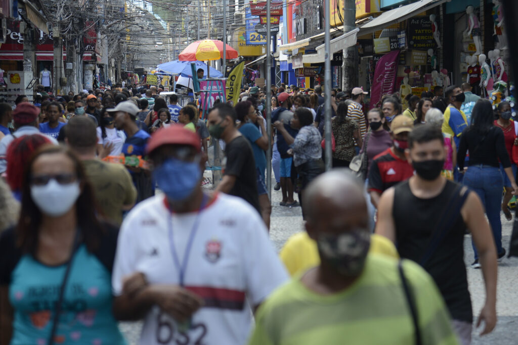 Governo de São Paulo vai flexibilizar o uso de máscara