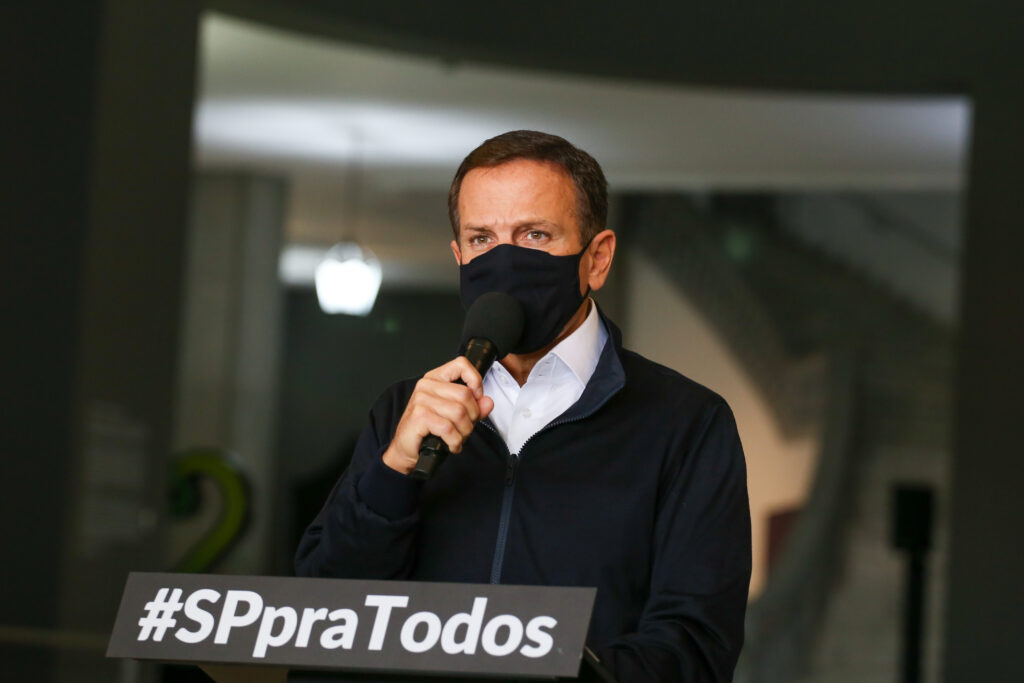Uso de máscaras em locais abertos será liberado em São Paulo, João Dória