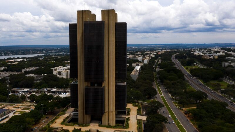 Copom eleva taxa Selic para 9,25% ao ano e sinaliza novo aumento; entenda os motivos