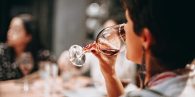 Com ‘descoberta’ do vinho pelos brasileiros, startup Evino foca em novos sabores