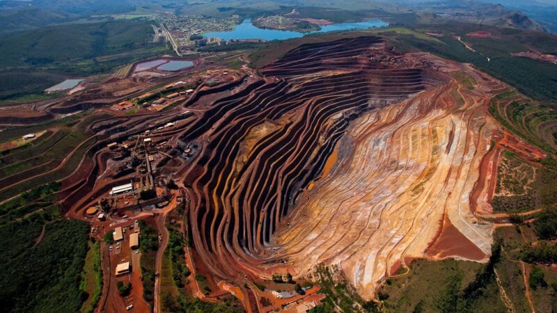 Barragem de rejeitos de minério da Vallourec transborda em Minas Gerais