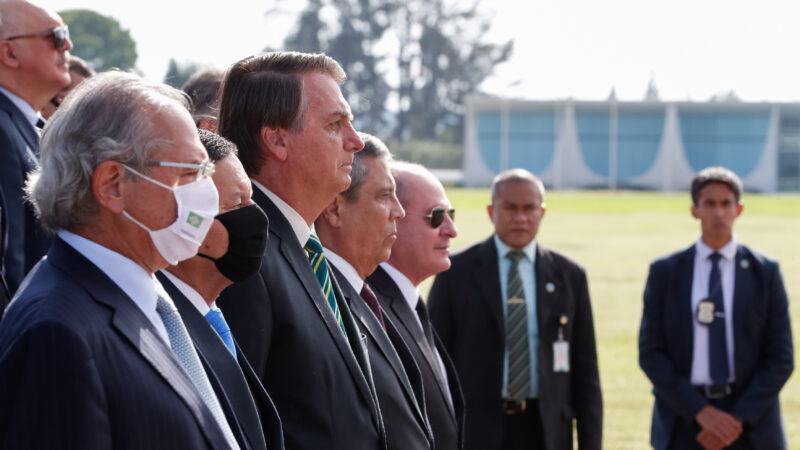 Orçamento de 2022 é sancionado por Bolsonaro com vetos; confira cortes