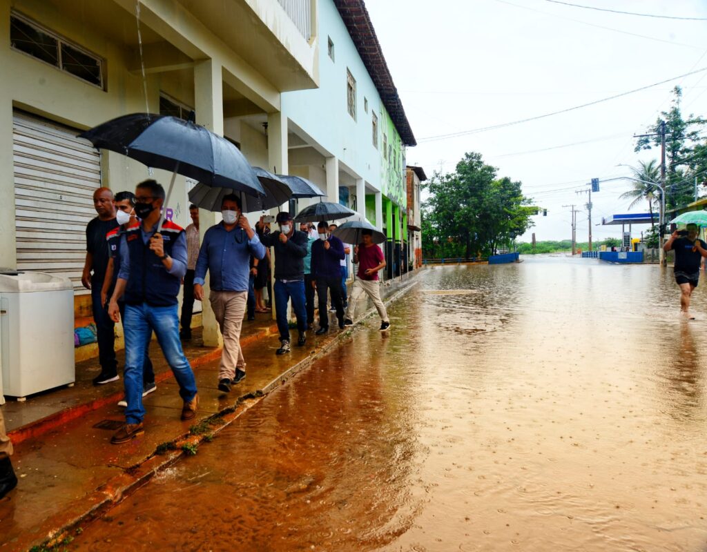 Petrobras (PETR4) doa dinheiro para população afetada por enchentes