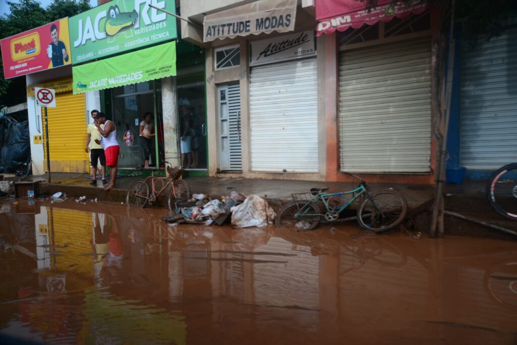 Volume de chuvas em MG ocasionou paralisação de operação de empresas. Foto: Marco Evangelista/Imprensa MG