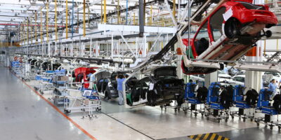 Fábricas podem parar a fabricação de veículos por semanas, diz Anfavea