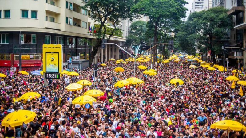 São Paulo cancela Carnaval de Rua 2022; Blocos e Ambev (ABEV3) se manifestam