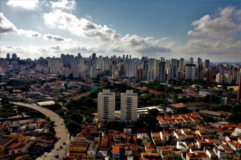 Noticia sobre Santander faz leilão de imóveis