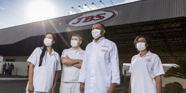 JBS (JBSS3): XP projeta 4T forte, impulsionado por ciclo do frango