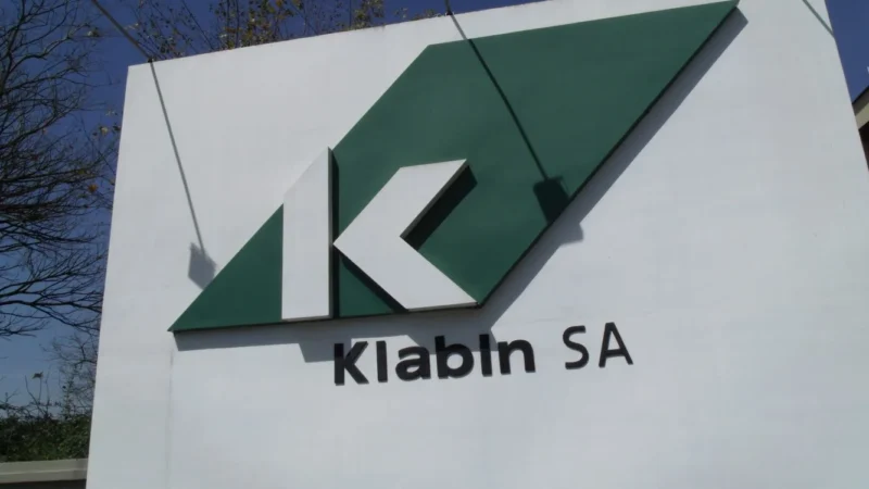 Klabin (KLBN11) cai no Ibovespa: Genial vê melhora operacional já precificada e rebaixa ações