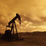 Petróleo sobe mais de 2%, com renovados temores do lado da oferta no radar
