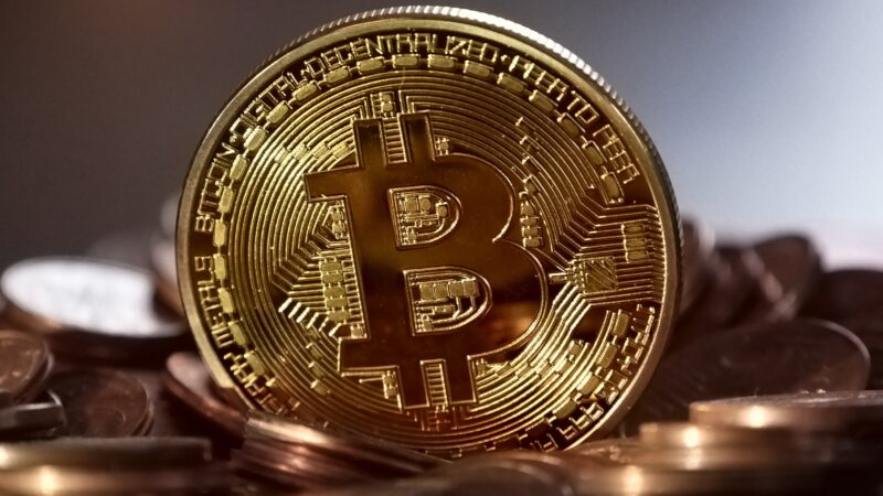 Operações com Bitcoin e criptomoedas mais que dobram em 2021, diz Receita