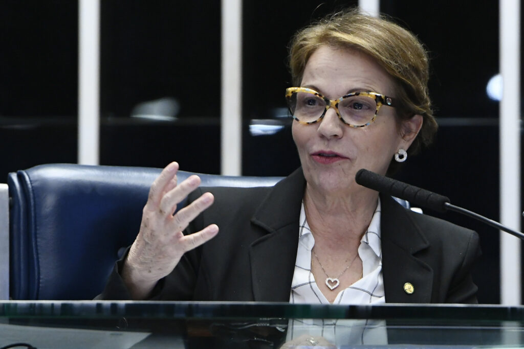 Ministra embarca para o Canadá atrás de fertilizantes para o Brasil