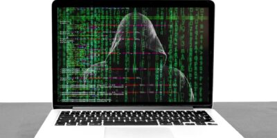 Facebook (FBOK34) e Apple (AAPL34) concederam dados sigilosos para hackers disfarçados de policiais