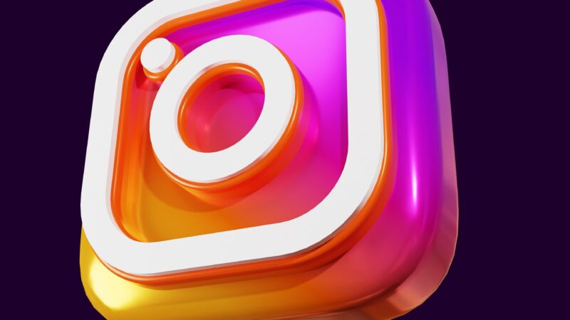 Instagram e Facebook removem publicações com pedidos de intervenção militar