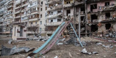 Após fazer exigências pelo cessar-fogo, Rússia propõe corredores humanitários