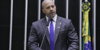 Caso Daniel Silveira: Parlamentares querem derrubar decreto de Bolsonaro que solta deputado