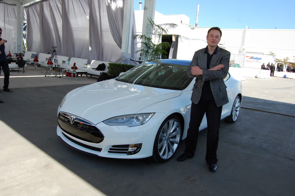 Elon Musk, dono da Tesla (TSLA34), anuncia demissão massa no Twitter e é processado- Foto: Wikimedia Commons