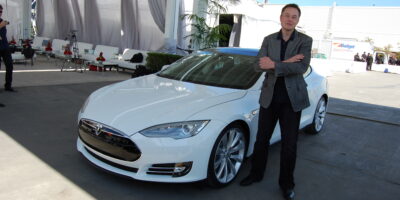 Elon Musk vende US$ 6,8 bilhões em ações da Tesla (TSLA34) em meio à embate com o Twitter (TWTR34)