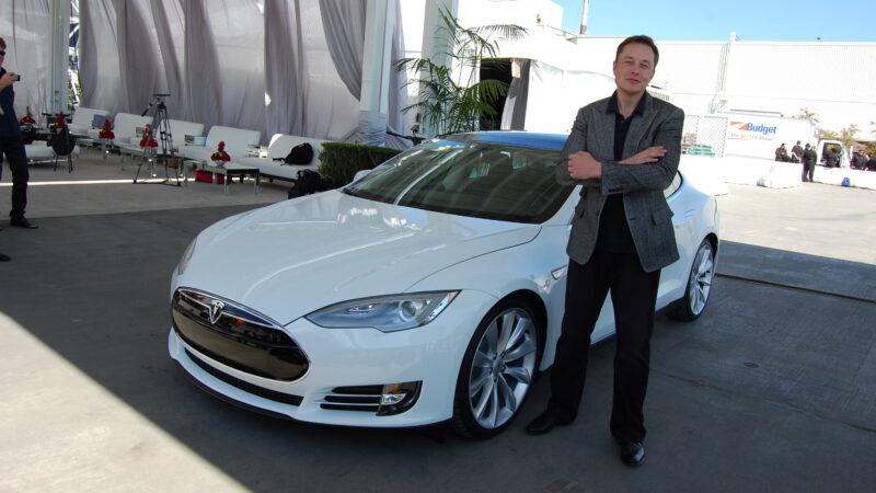 Tesla (TSL34) deixa índice ESG e Musk diz que tema ‘é uma farsa’