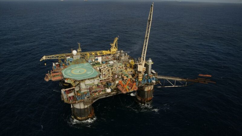Anapetro questiona contratação de navios-plataforma da Petrobras (PETR4)
