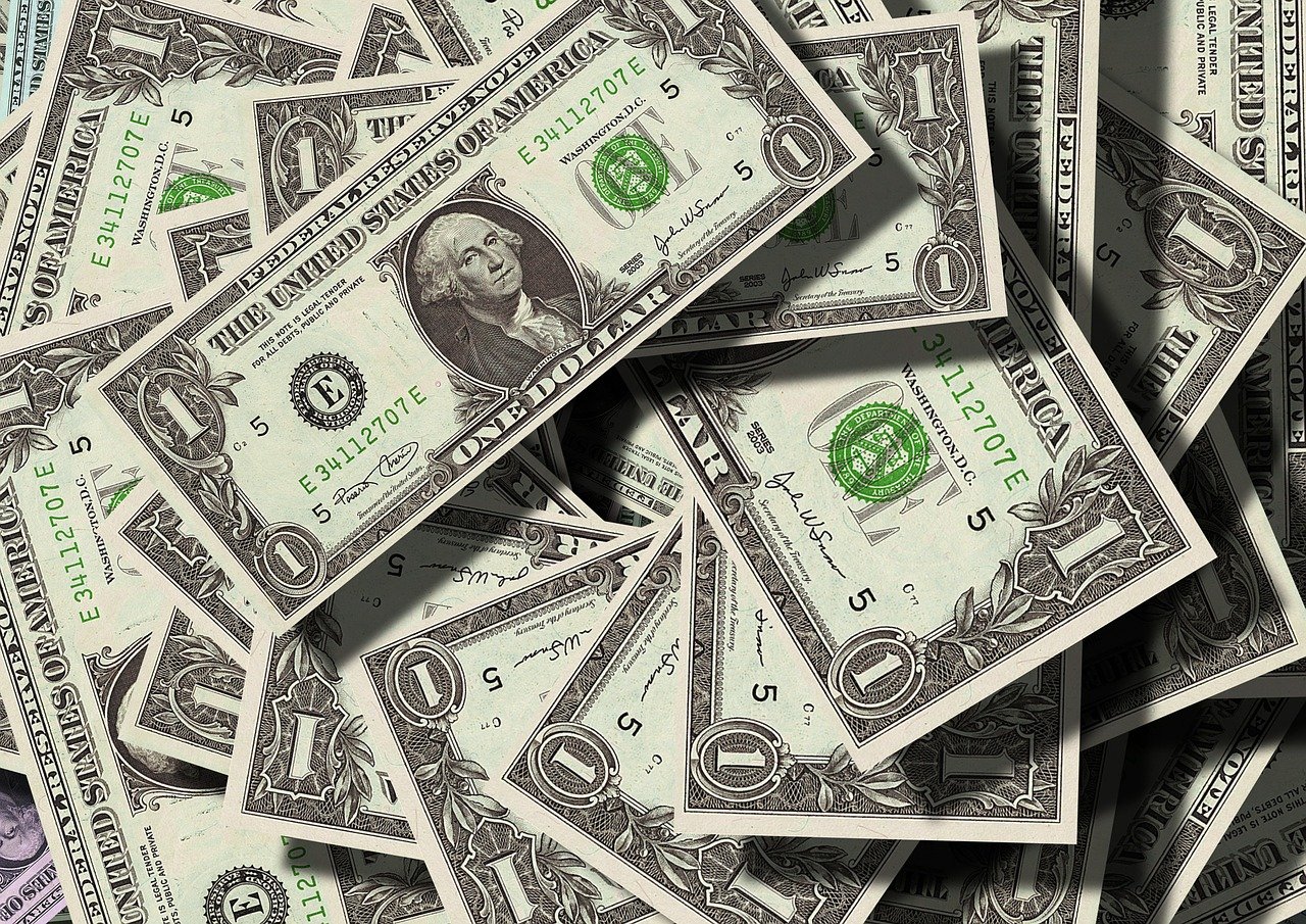 Dólar sobe a R$ 5,05, após queda com apetite por risco externo