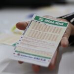 Mega-Sena 2695: sem vencedores, prêmio acumula e vai a R$ 205 milhões; confira dezenas sorteadas