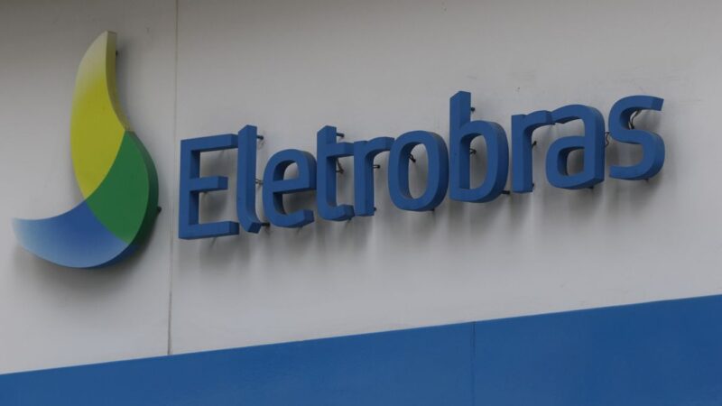 Eletrobras (ELET3) prepara plano de demissão voluntária para 20% do quadro