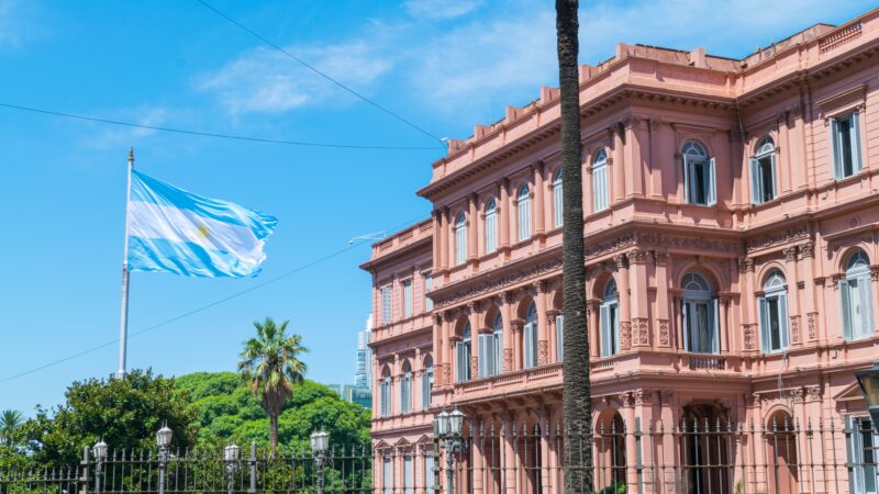 Argentina vive nova crise, e lojas não sabem nem quanto cobrar