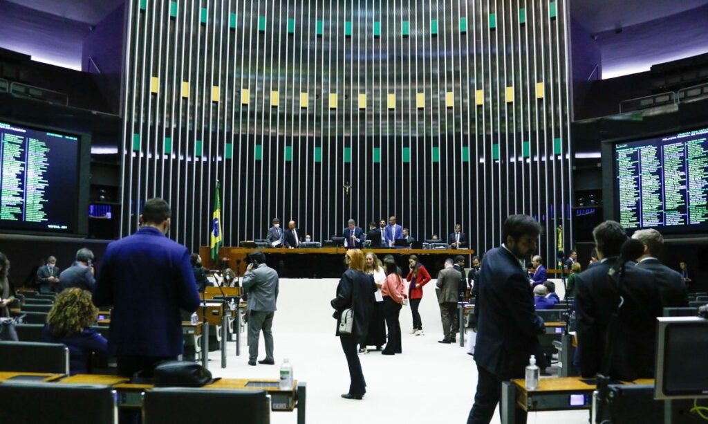 Câmara dos Deputados: sessão é suspensa após votação do 1º turno, com problemas na internet na Casa. Foto: Agência Brasil