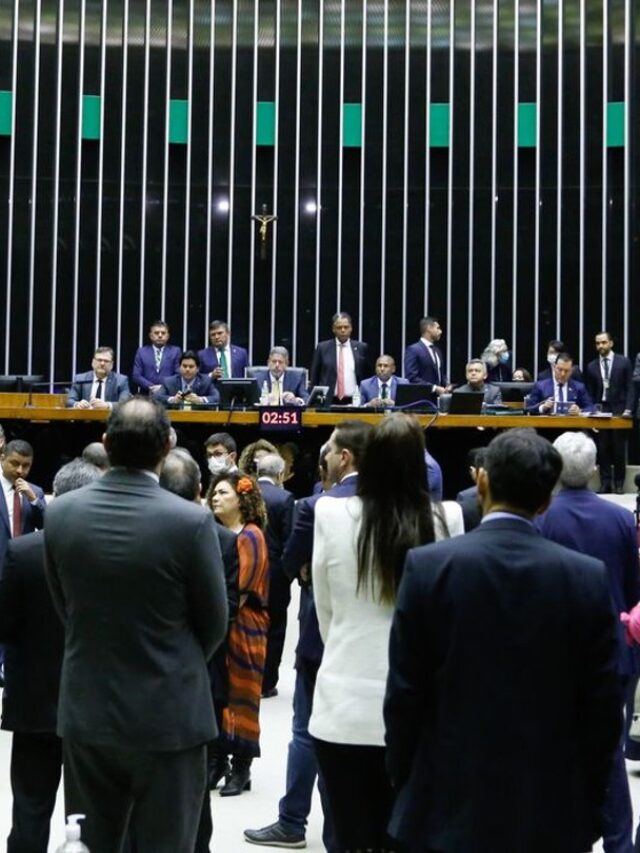 Câmara aprova texto-base da PEC da Transição em 2º turno com 331 votos a favor