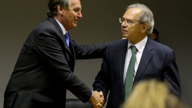 Bolsonaro não responde se Guedes ficaria na Economia em 2º mandato