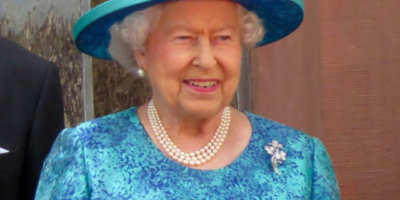 cropped-Rainha-Elizabeth_II_Philip-wikimedia-commons.png