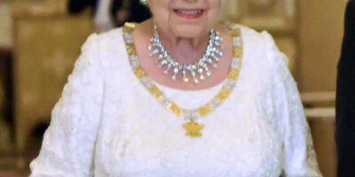 cropped-rainha-elizabeth-joias-wikimedia-reproducao.jpg