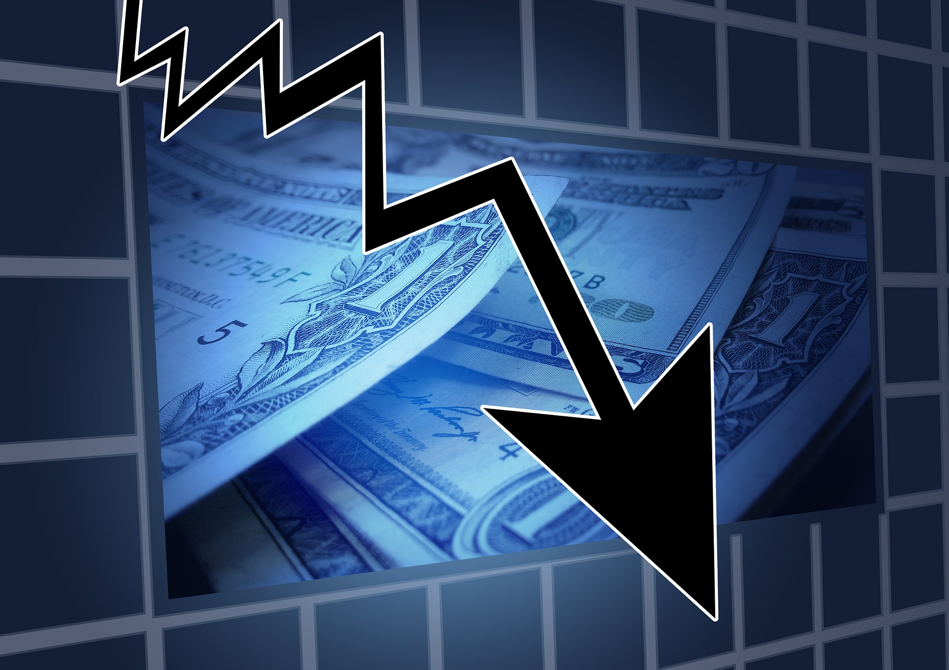 Ibovespa cai aos 111 mil pontos; PetroRio (PRIO3) e Petrobras (PETR4) têm forte queda