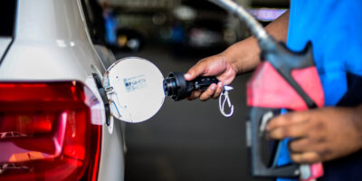 Gasolina e diesel sobem em outubro; Acelen corta preços em até 6%
