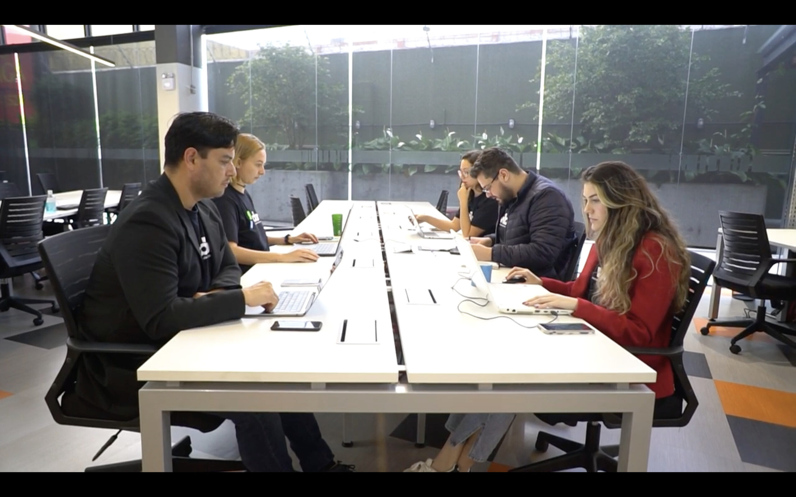 vibbra-equipe-1_1-scaled UOL Talents 2026: O Programa de Estágio que Conecta Tecnologia, Inovação e Carreira em um dos Maiores Ecossistemas Digitais do Brasil